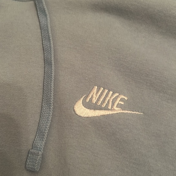 Nike hoodie - Picture 2 of 3